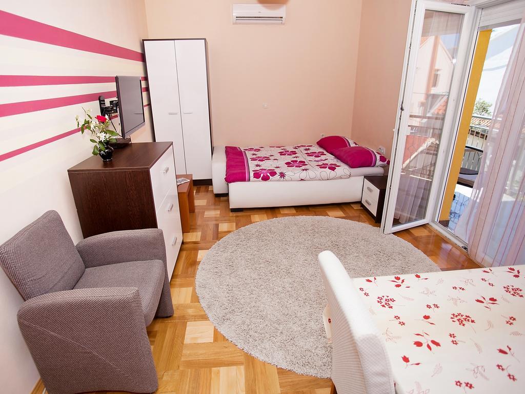 Apartment Zadar Diklo Borik Vir Kamer foto