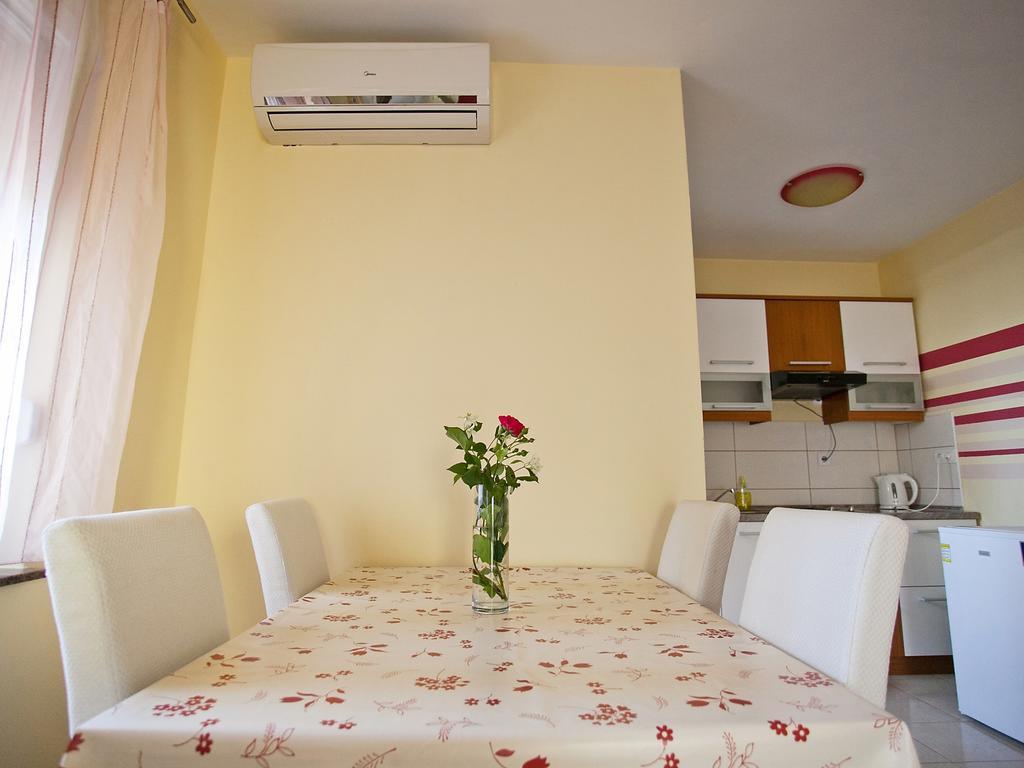 Apartment Zadar Diklo Borik Vir Kamer foto