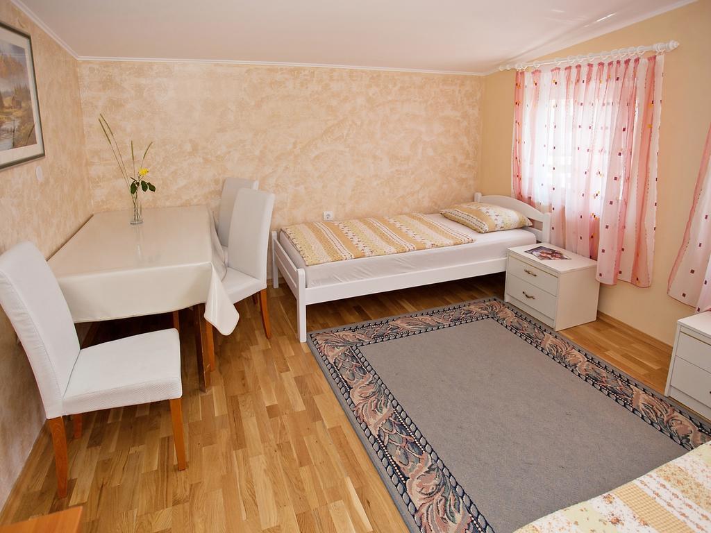 Apartment Zadar Diklo Borik Vir Kamer foto