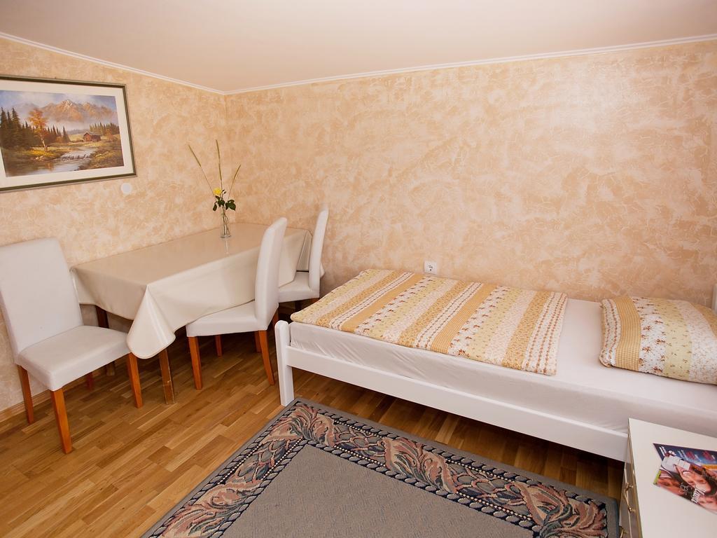 Apartment Zadar Diklo Borik Vir Kamer foto