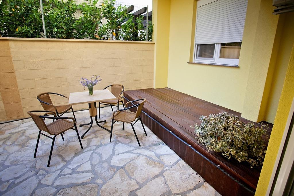 Apartment Zadar Diklo Borik Vir Kamer foto